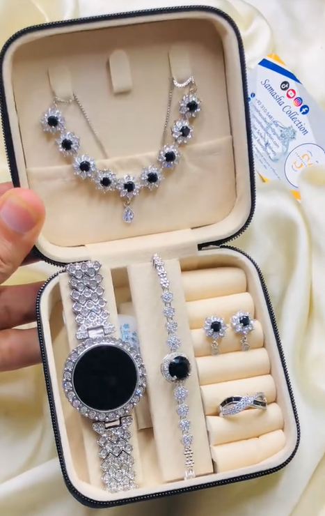 Elegant Black Silver Gift Set